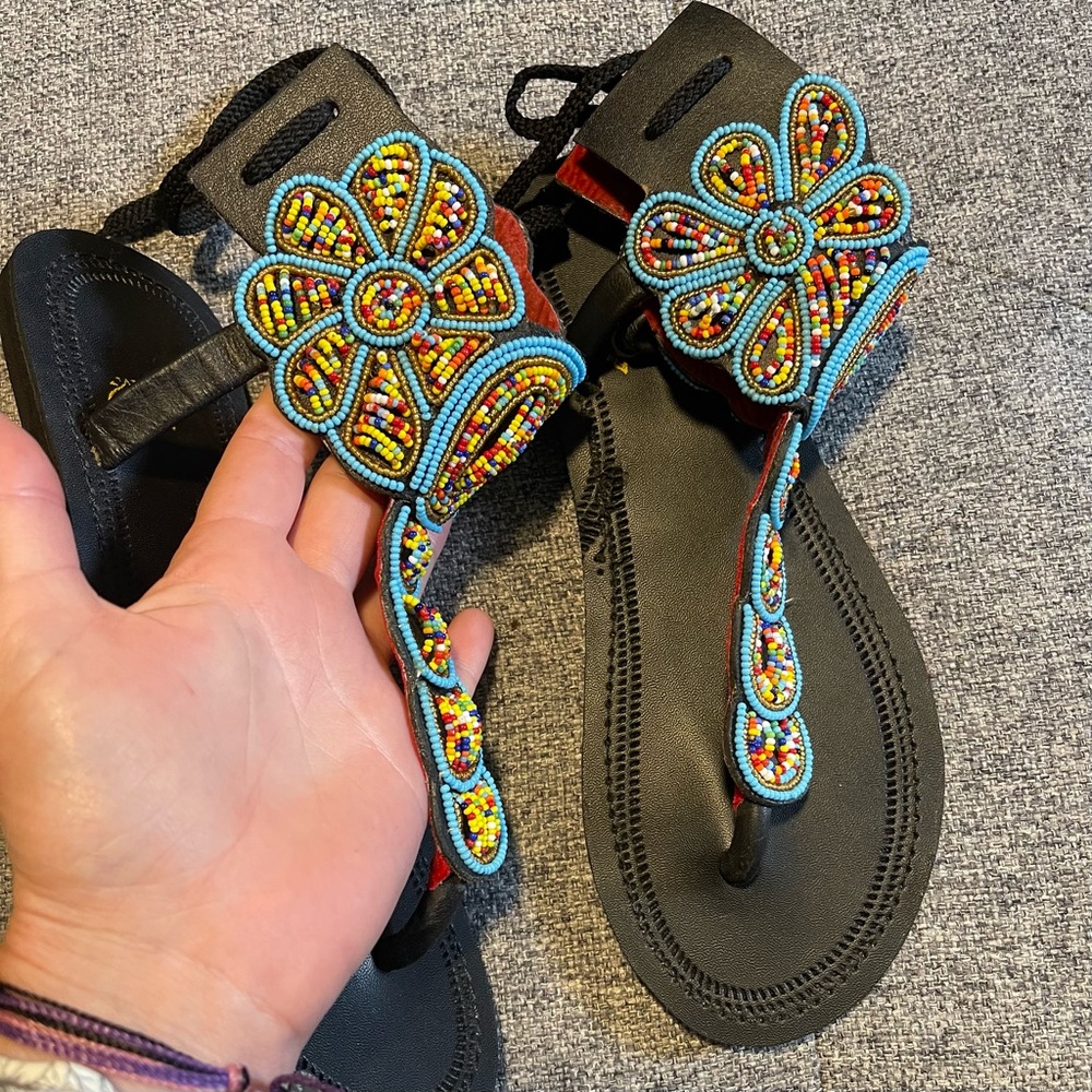NWOT Hand-beaded tie sandals Sz 39/6.5